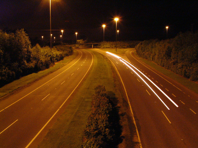 osvětlená dálnice